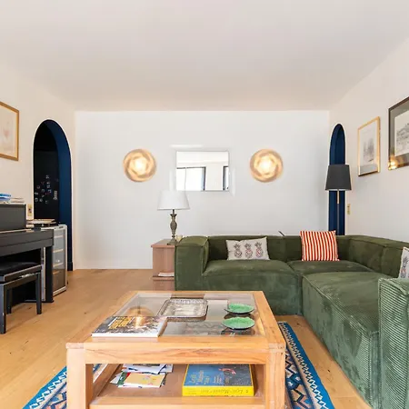 Veeve - Footsteps From Trocadero Apartment